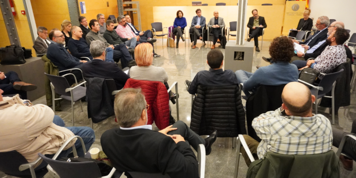 Debat entre constructors i tècnics de capçalera del CAATEEB.